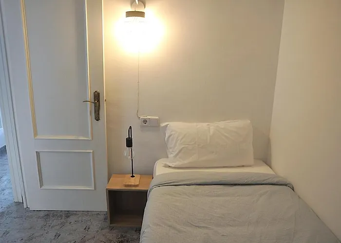 Santa Barbara, In Downtown Apartment Sitges