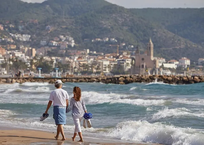 Santa Barbara, In Downtown Apartment Sitges