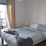 Santa Barbara, In Downtown Apartment *